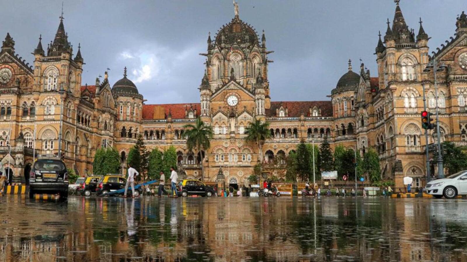 Mumbai’s Iconic Victoria Terminus to Get a Heritage Makeover